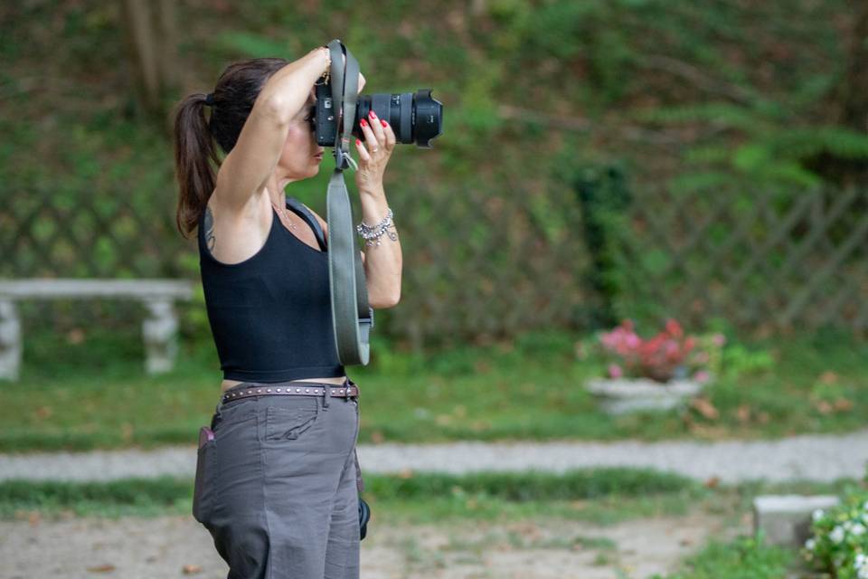 Fotografa sul sentiero del parco