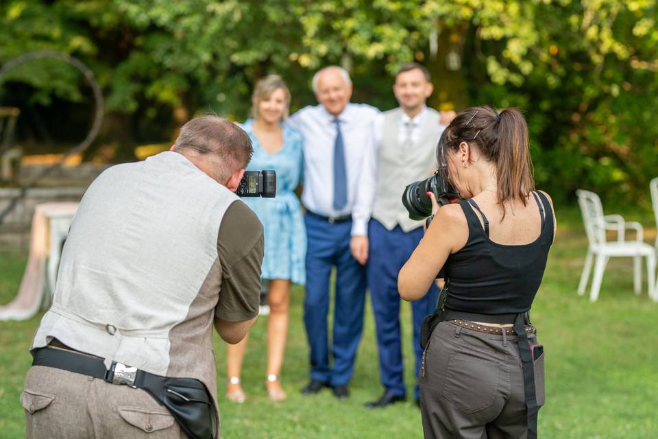 Posa del gruppo di invitati