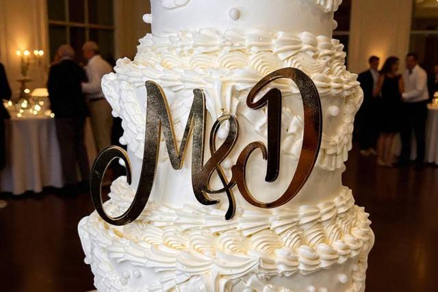 Torta nuziale con monogramma