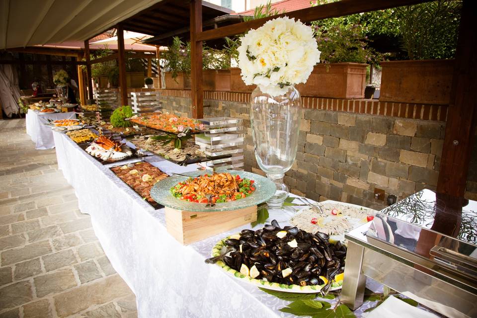 Buffet in piscina