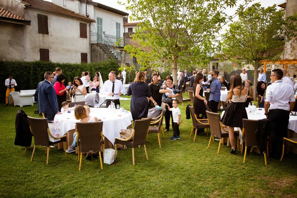 Buffet in piscina