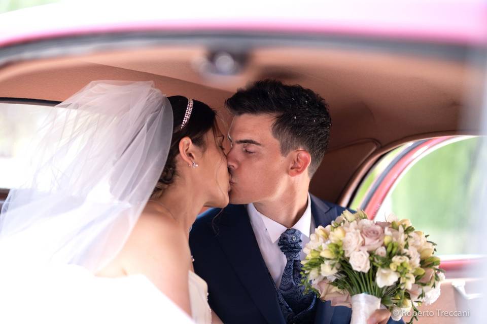 Bacio sposi © roberto treccani
