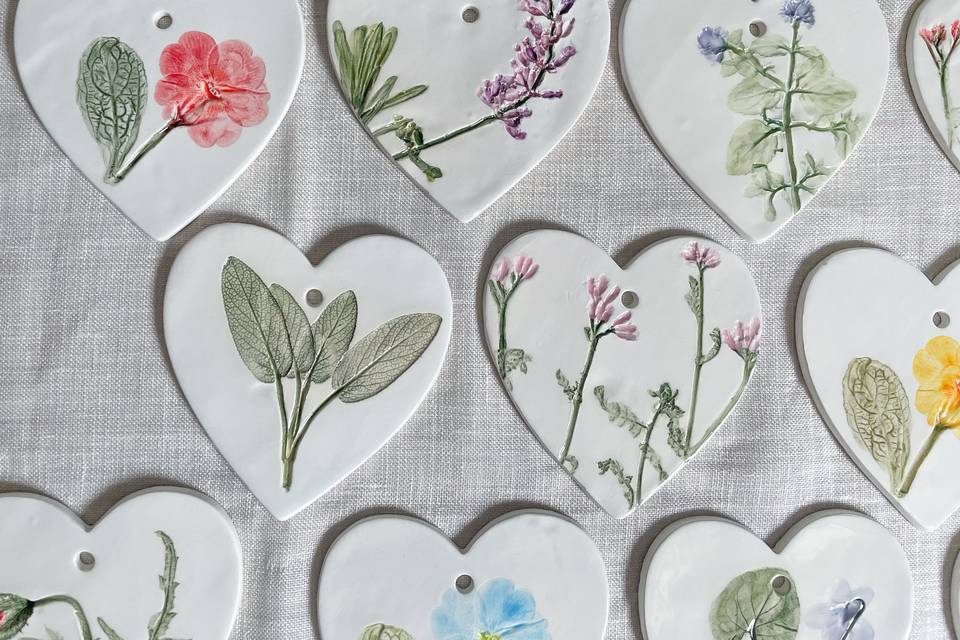 Cuori con fiori colorati