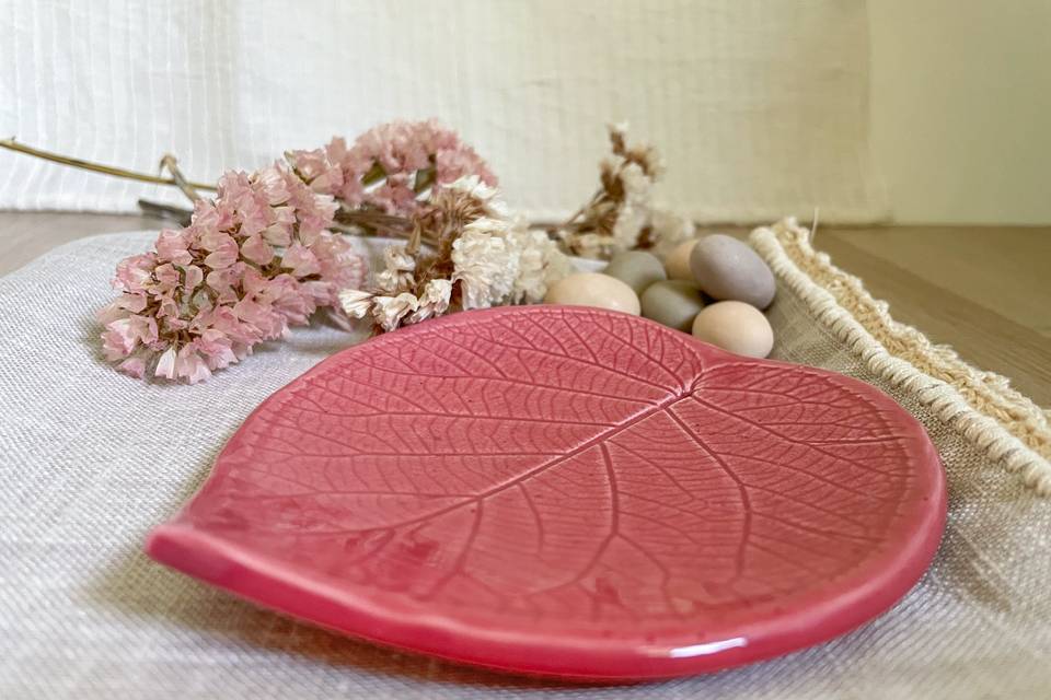 Piatto foglia rosso