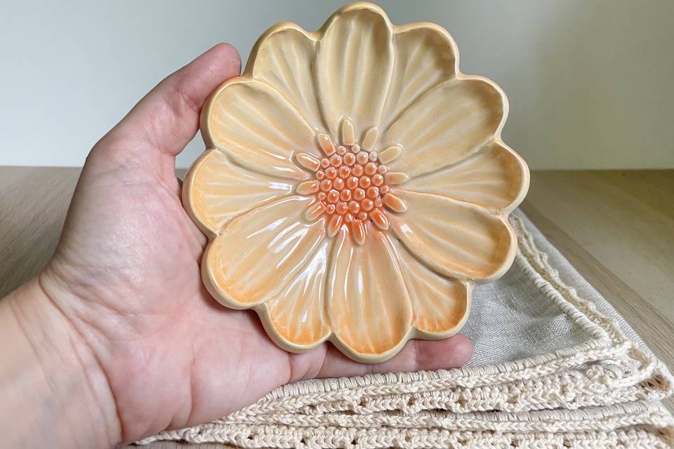 Piatto a forma di fiore