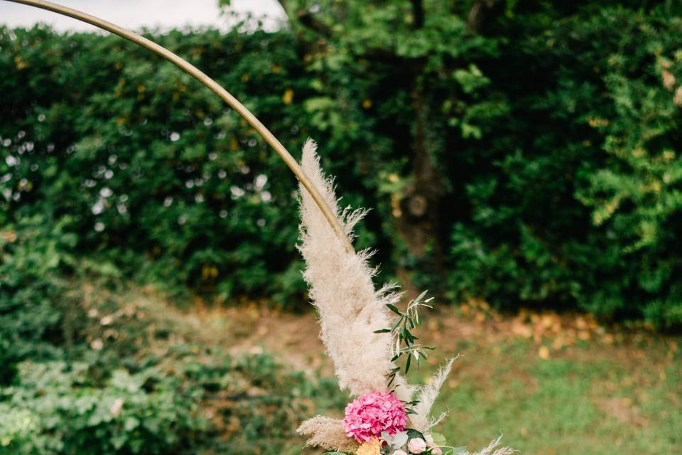 Arco matrimoniale con pampas