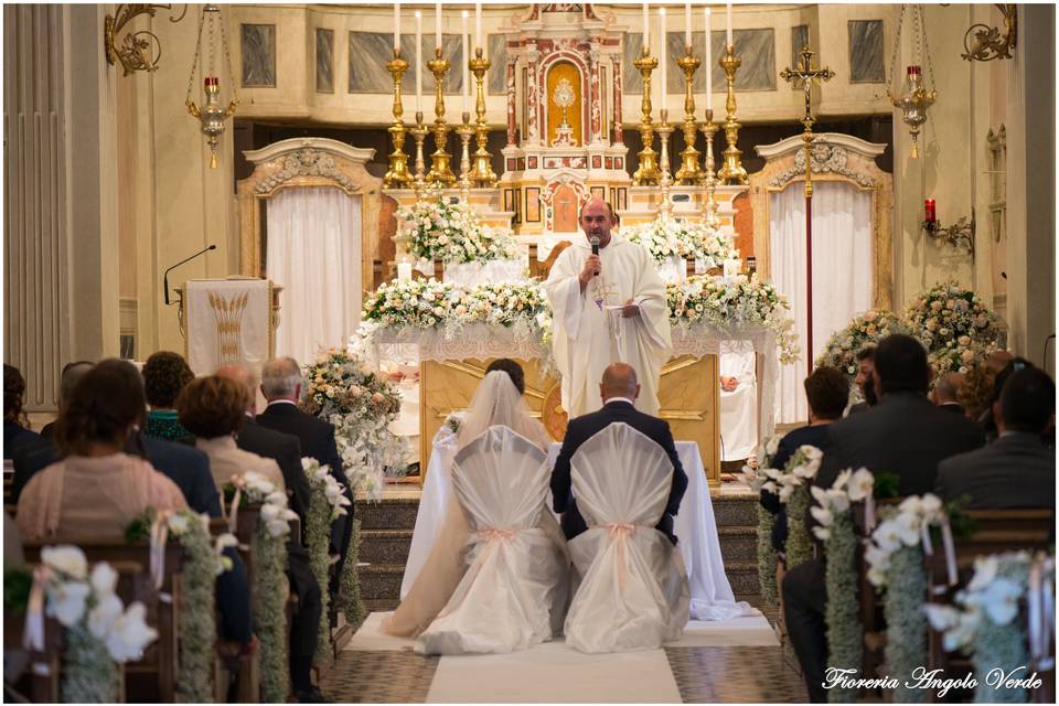 Candelabro con velo da sposa