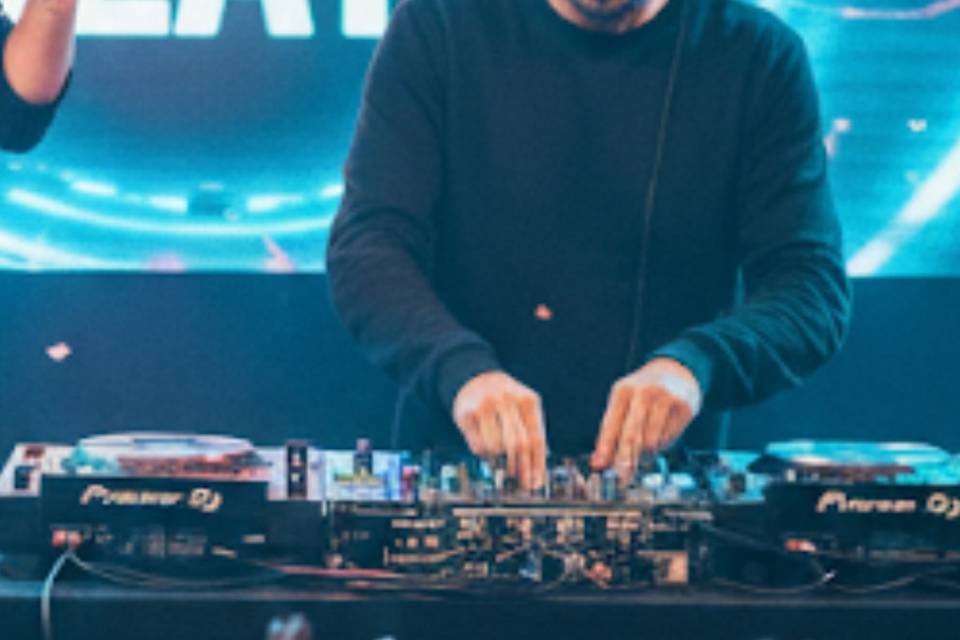 Dj