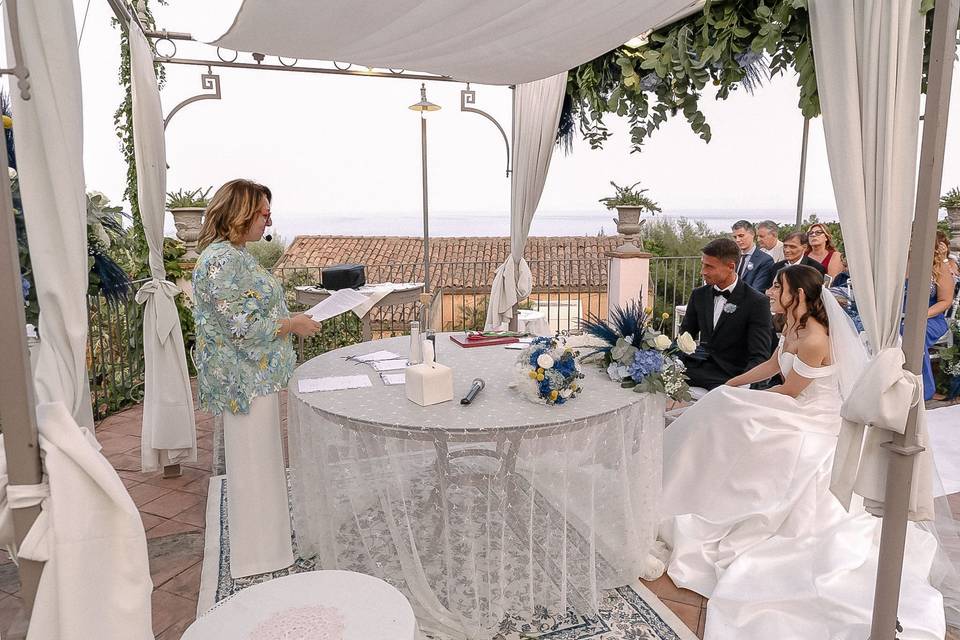 Celebrante Matrimonio Civile e Simbolico in Sicilia - Emilia Rejtano