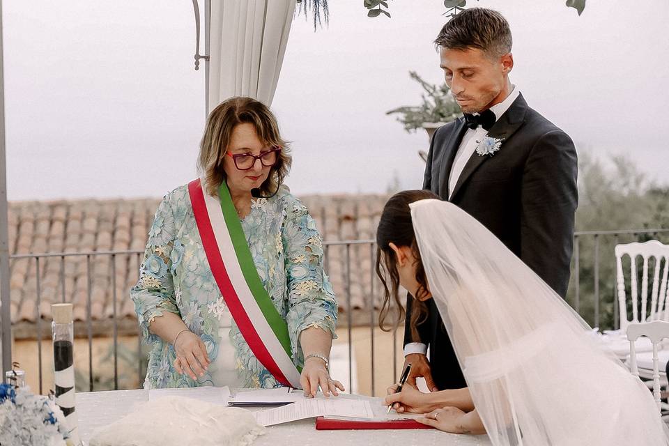 Celebrante Matrimonio Civile e Simbolico in Sicilia - Emilia Rejtano