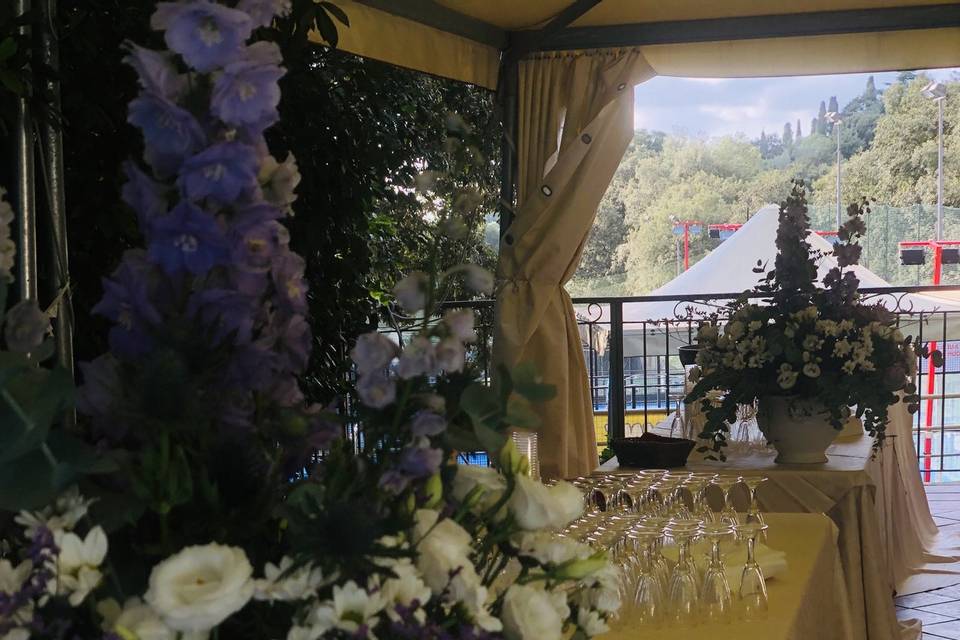 Aperitivo in piscina