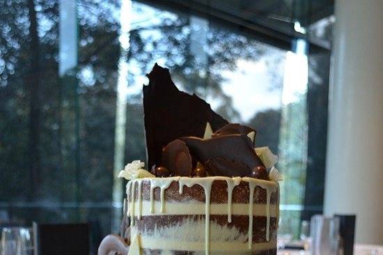 Chocolate naked cake