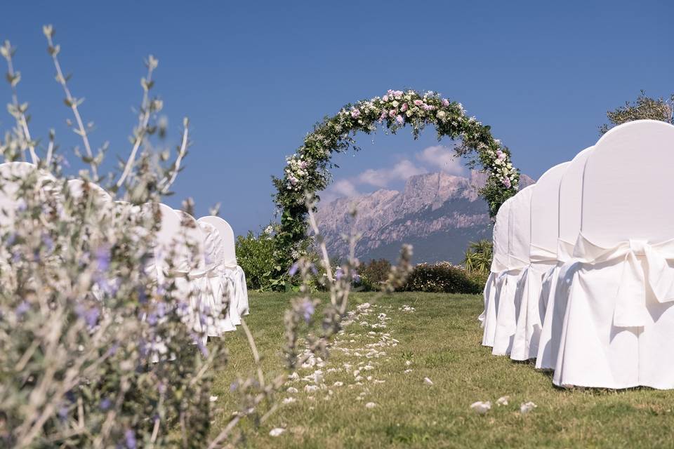 Garden wedding ceremony