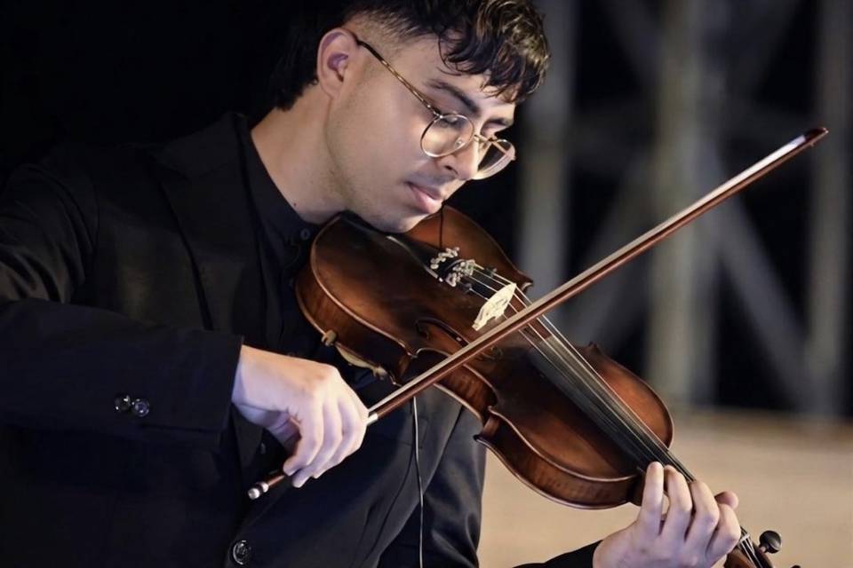 Giacomo Locci Violinist