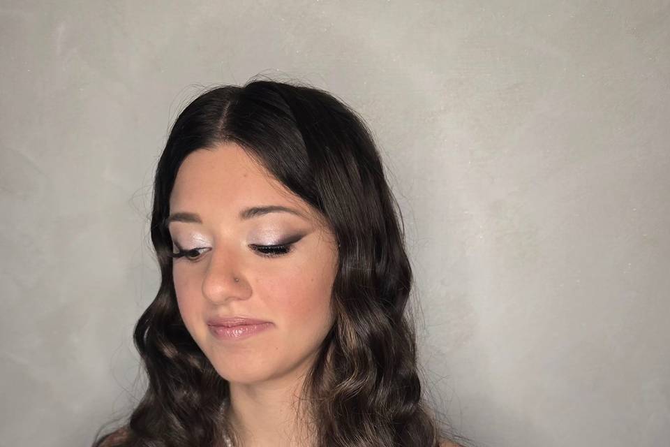 Make-up luminoso e sfumatura