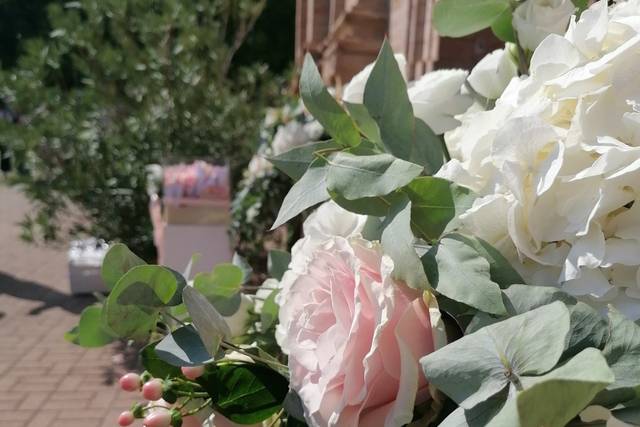 Rose e ortensie