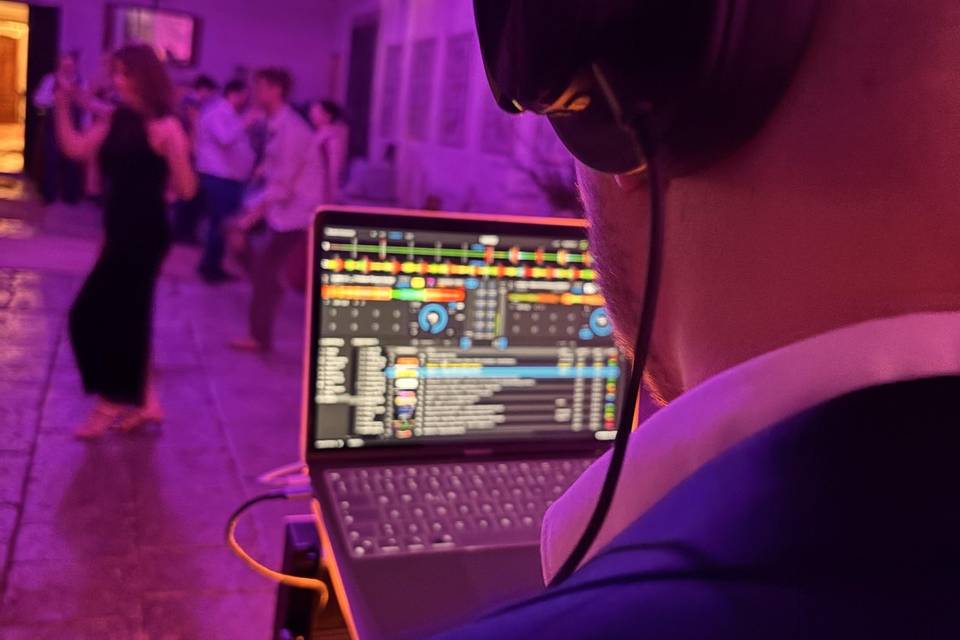 Dilf - DJ I'd Like To Feel
