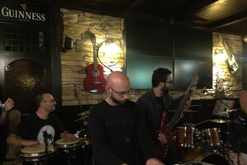 Serata Jayson irish pub