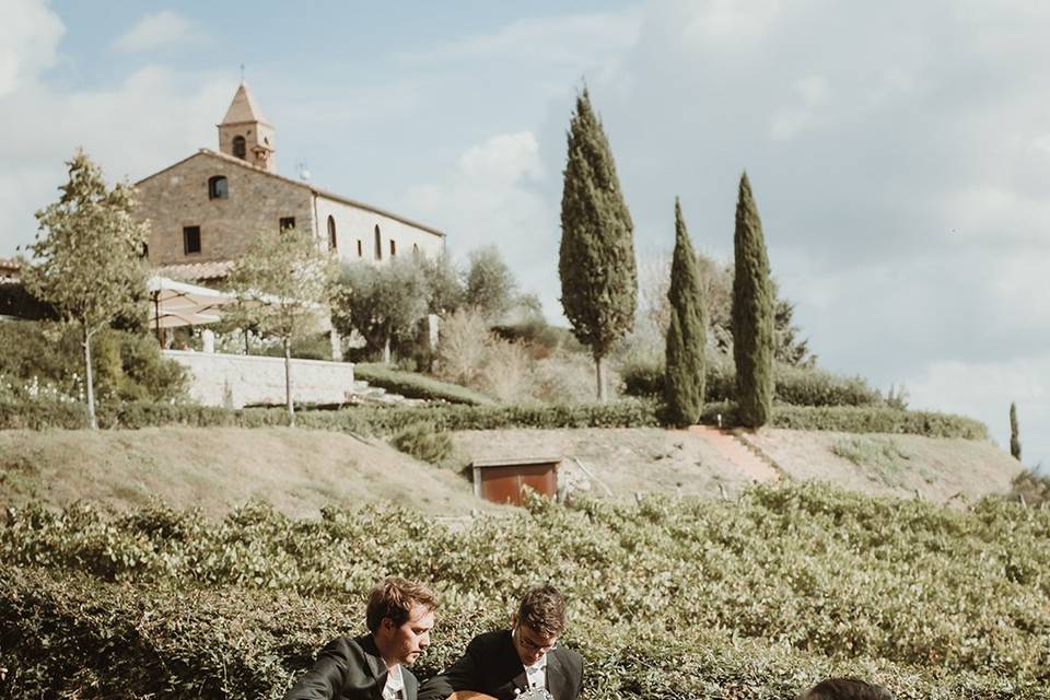 Musica acustica dal vivo.