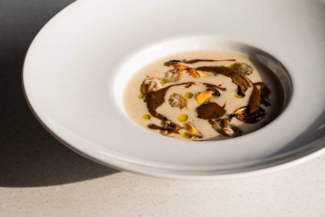 Cannellini, cozze e aglio nero