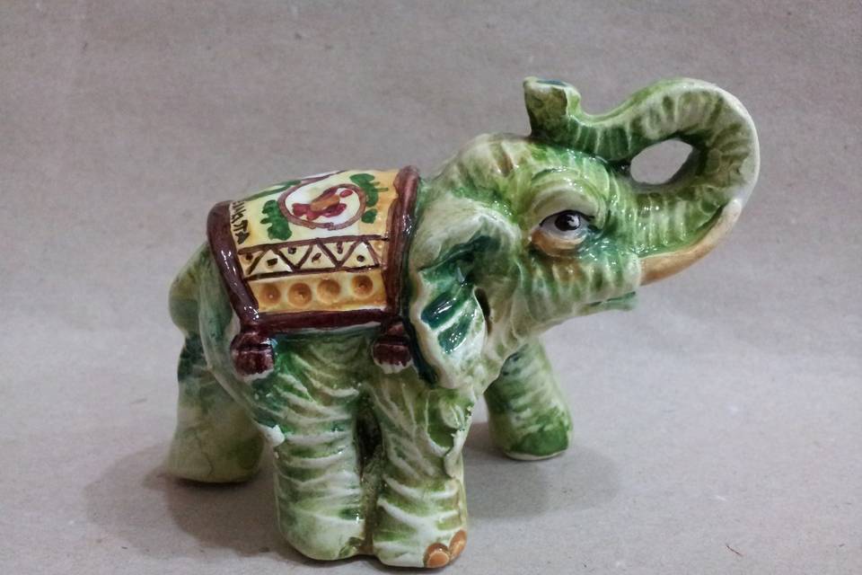 Elefante in ceramica