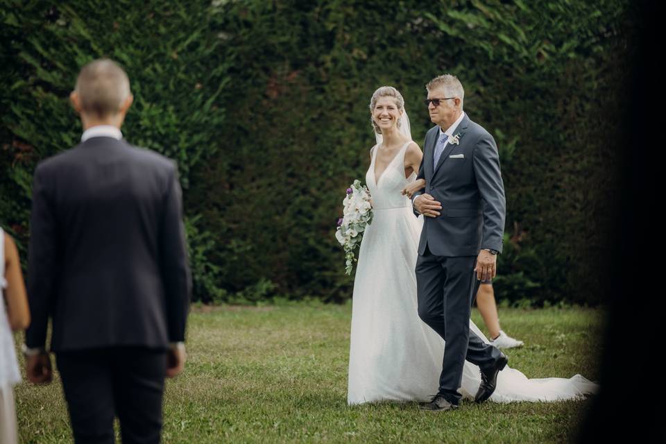 Padre accompagna sposa