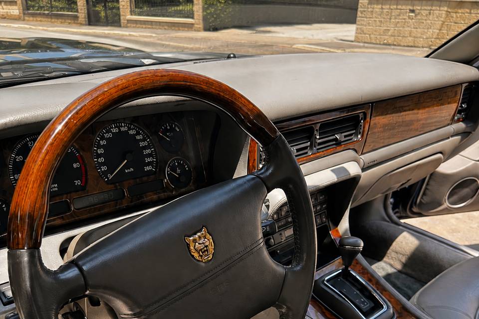 Jaguar Sovereign interni 2