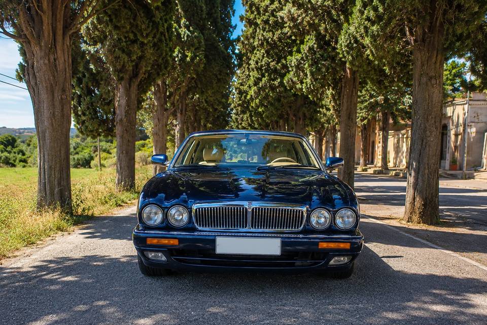 Jaguar Sovereign fronte 2