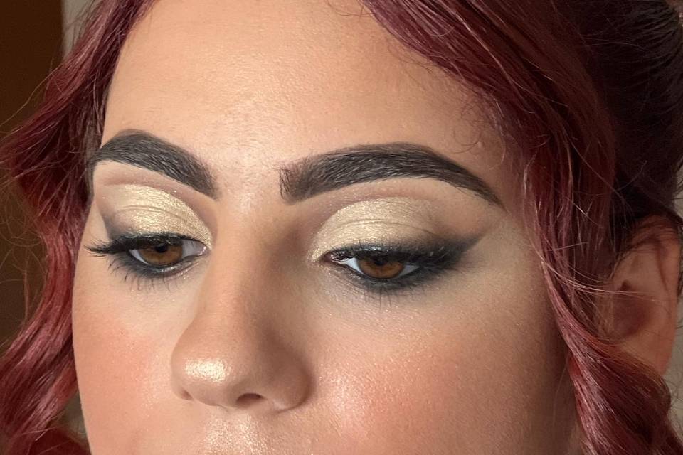 Cute crease+smudge eye-liner