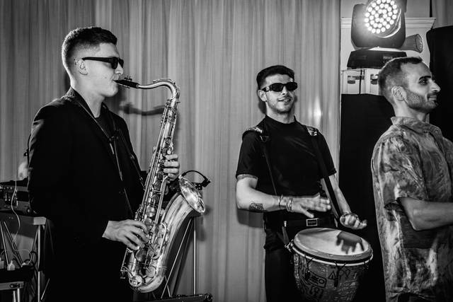 MOMENTO DISCO CON SHOW SAX & D