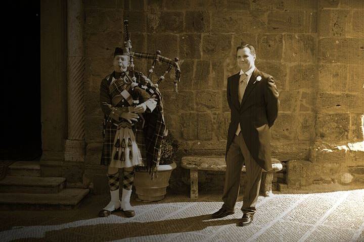 Scottish piper Italy Tuscany