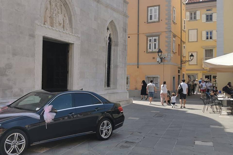 Auto addobbata matrimonio