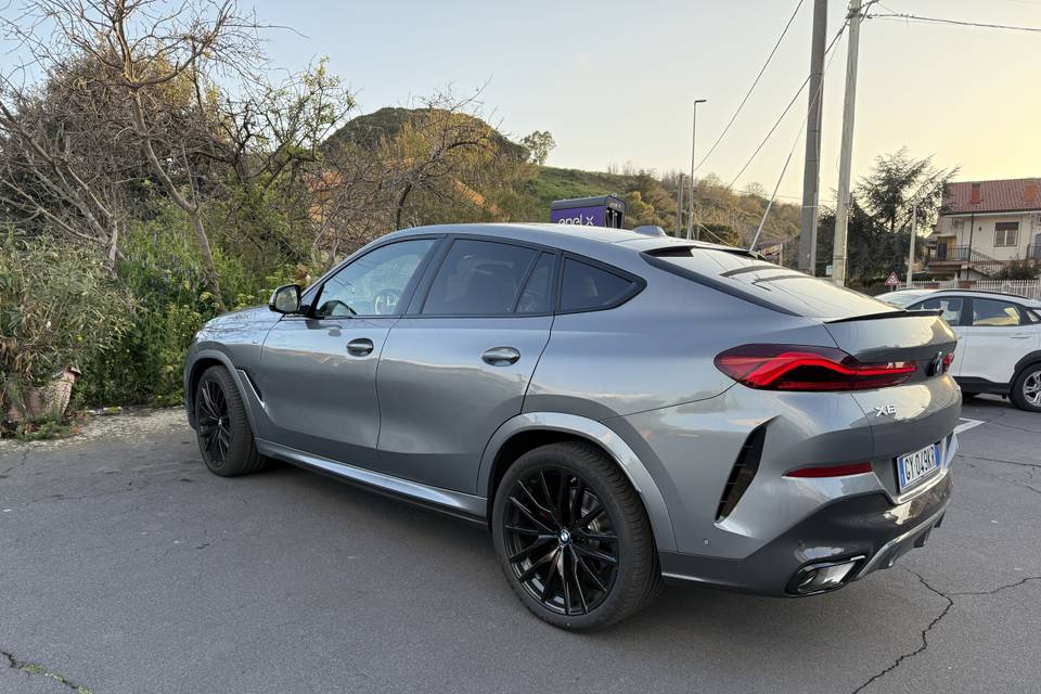 BMW X6 40d MSport Full - 2025