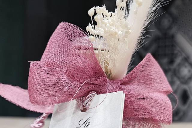 Bomboniera rilievo rosa