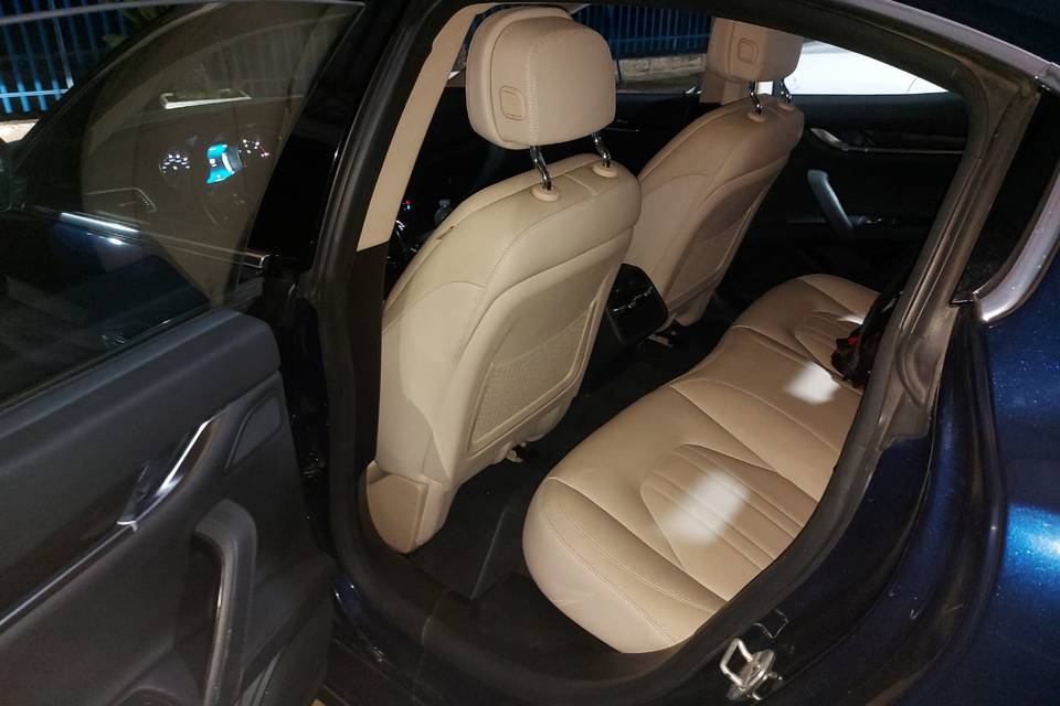 Interno maserati ghibli