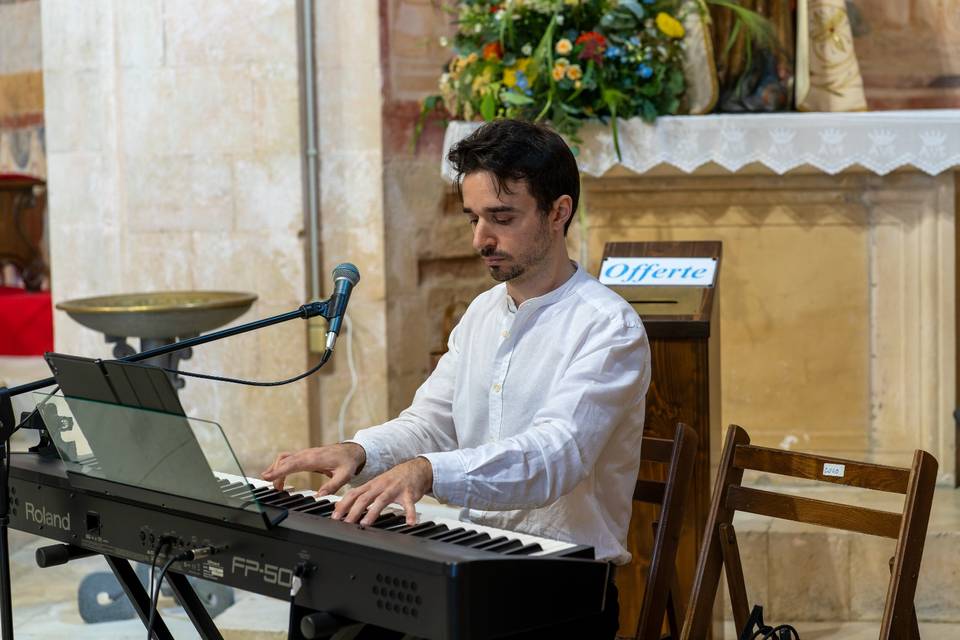 Il Dj, pianista e vocalist