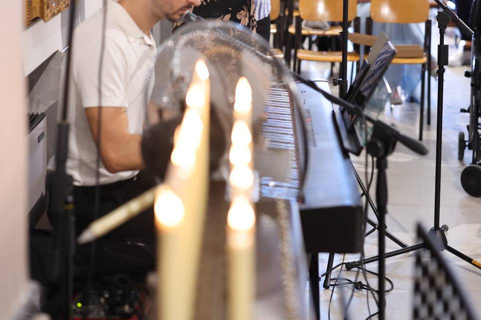 Cerimonia , piano voce e violi