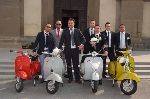 Lo sposo con gli amici