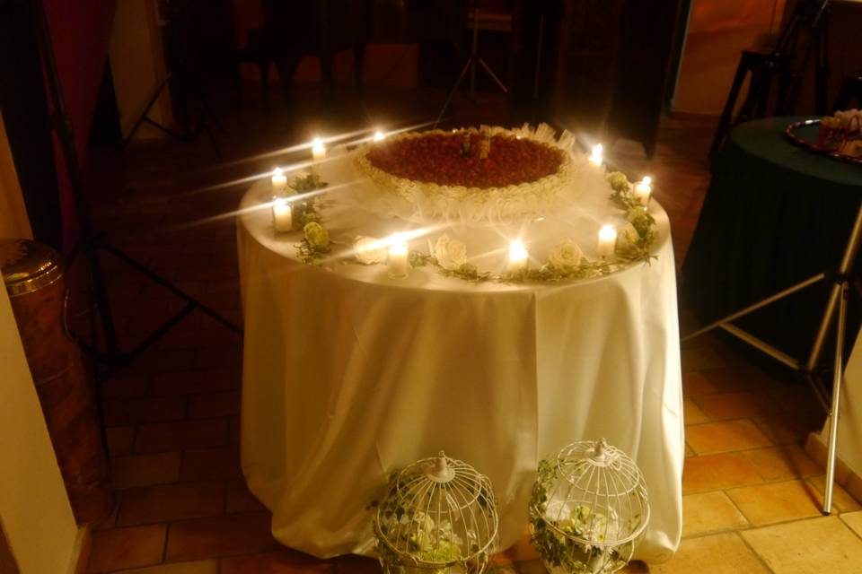 Allestimento tavolo torta