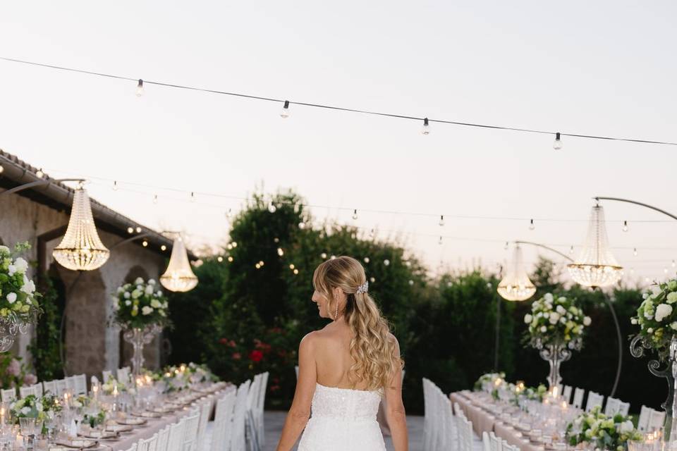 Sposa fra i tavoli