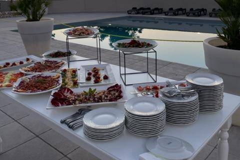 Buffet a bordo piscina