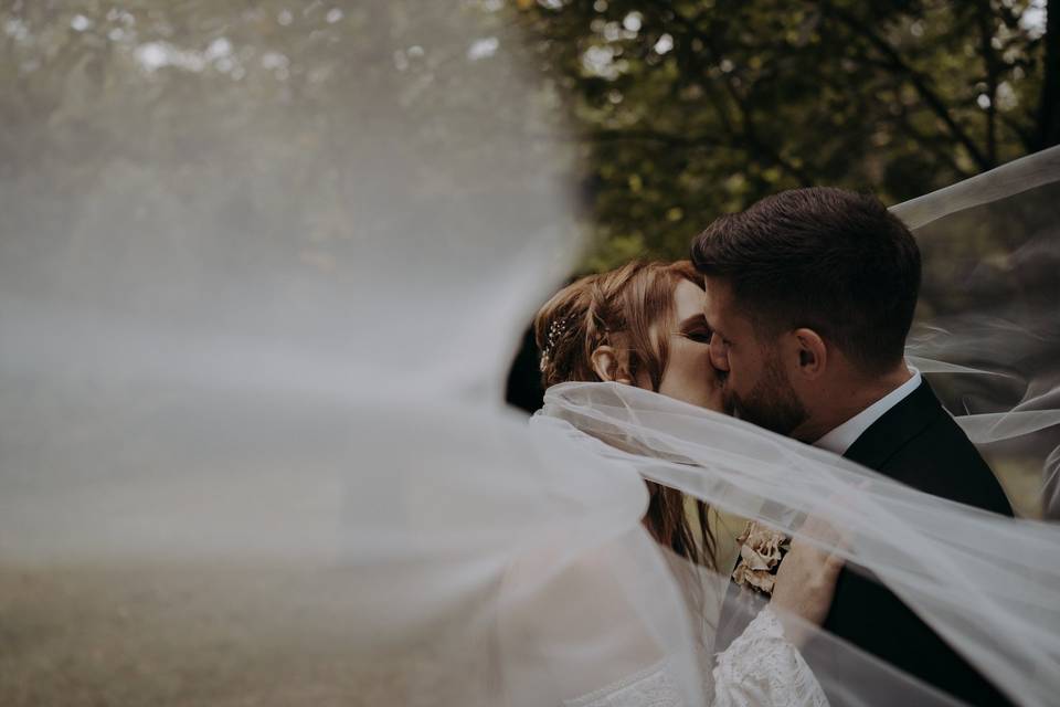 Tiny weddings