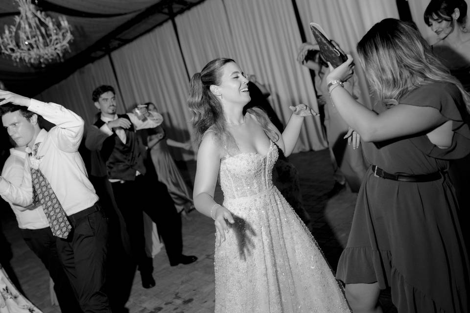 Hene, Party