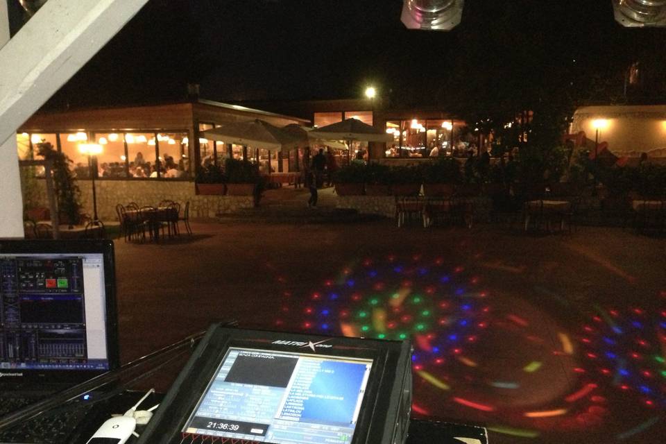 Set da DJ con luci