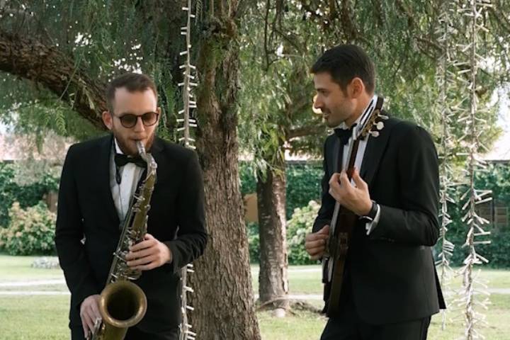 Shooting duo con sassofono