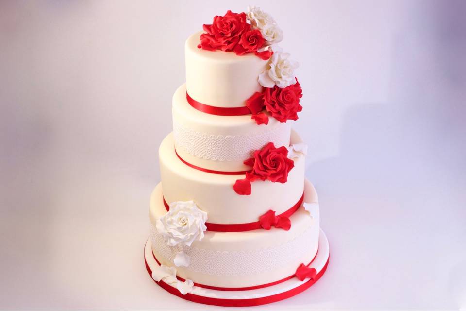 Red&white wedding cake