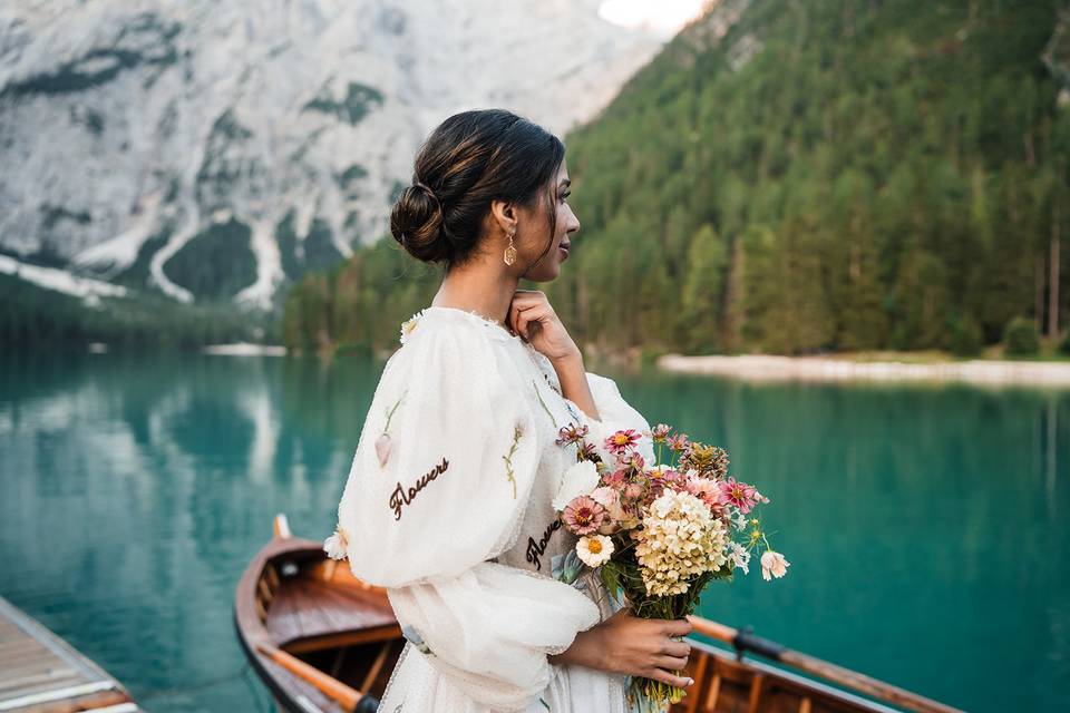 Wedding look lago di Braies