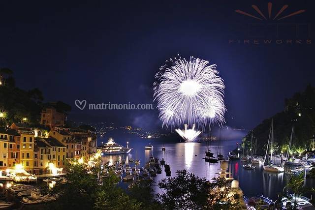 Setti Fireworks Wedding - Consulta la disponibilità e i prezzi