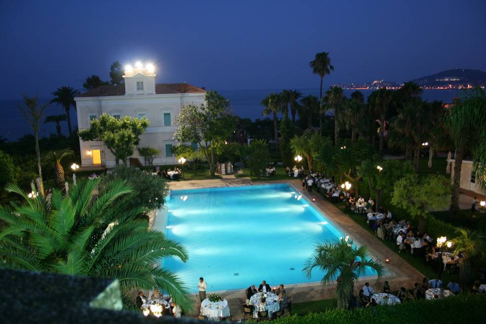 Cena bordo piscina