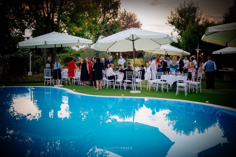 Piscina e aperitivo